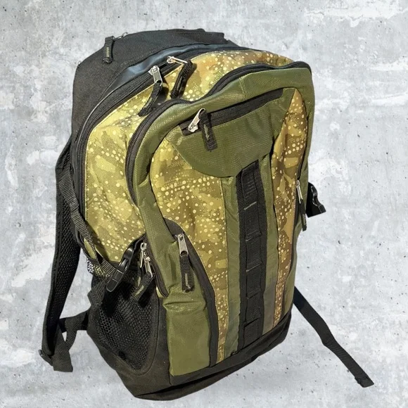 Green Camouflage Backpack Camo - Picture 15 of 16